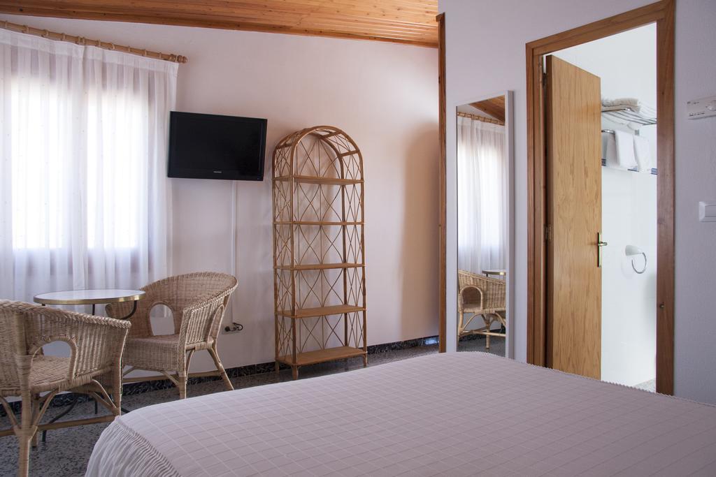 Hostal La Florida Llança Rum bild