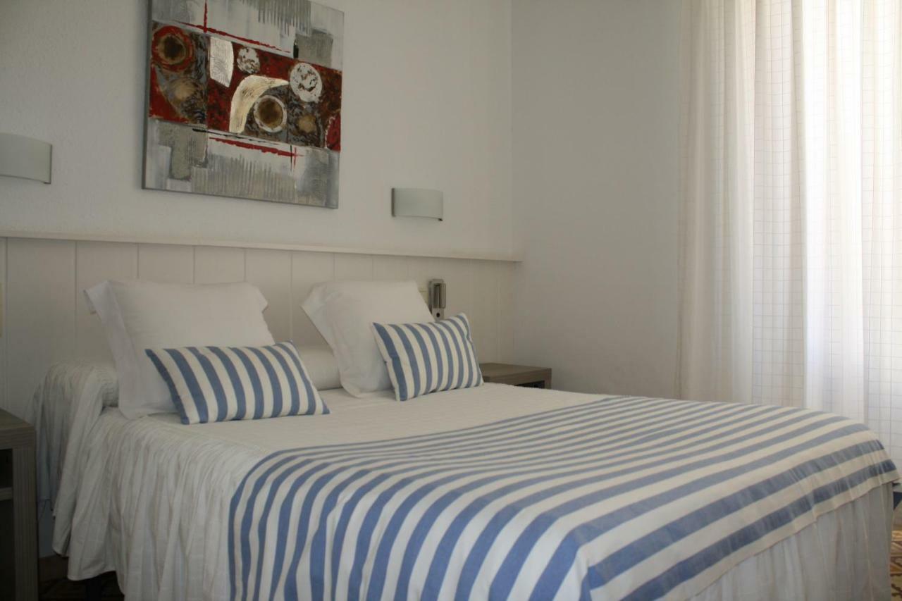 Hostal La Florida Llança Exteriör bild